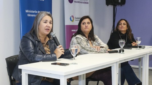 Se firmaron convenios para áreas de igualdad, género y diversidad con municipios y comunas de la provincia