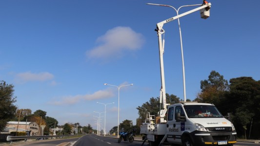La provincia finalizó la reparación de las luminarias de la Ruta N°1