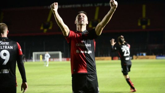 En la noche de Lértora, Colón venció a Olimpia y está en 8vos de la Libertadores