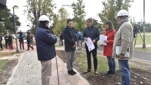 Jatón recorrió las obras que se realizan en el Parque Federal