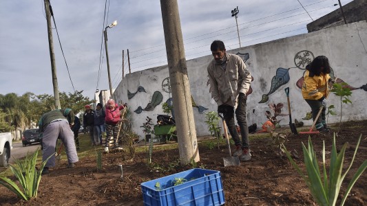 Vecinos realizaron una jornada de limpieza en torno al Club Pucará