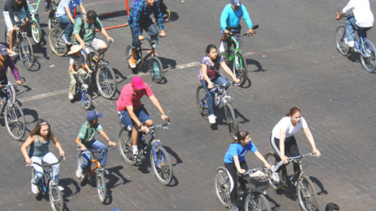 En el día mundial de la bici, proponen “menos emisiones, más bicicletas”