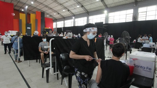 COVID-19: continúa la vacunación en La Esquina Encendida