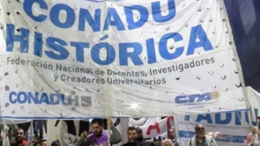 Docentes universitarios iniciaron un paro por 48 horas