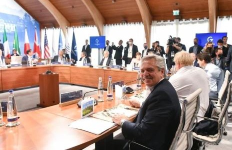 Ante el G7, Fernández pidió ir contra el sistema que "acumula la riqueza en unos pocos"