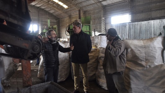 Jatón visitó el complejo ambiental y acordó profundizar acciones en materia de reciclaje