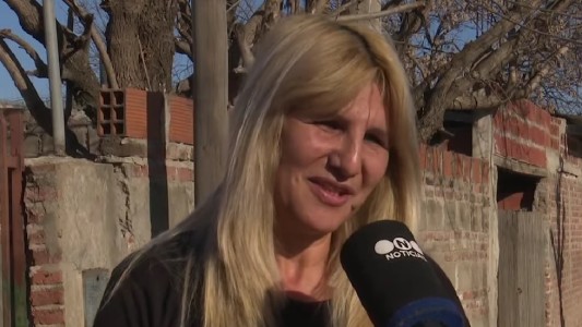 Solidaridad: una mujer ofrece alimento a 16 niños en barrio San Lorenzo