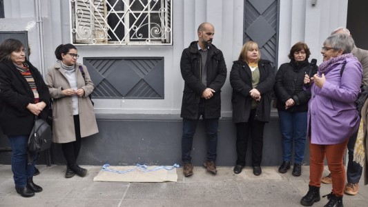 “Memorias Urbanas Feministas”: siete baldosas que rescatan historias silenciadas