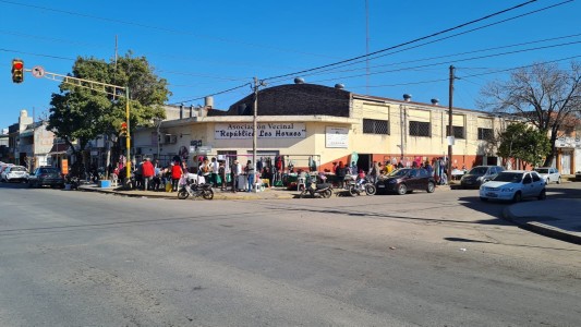 La Vecinal Los Hornos celebró sus 85 años con una feria de emprendedores