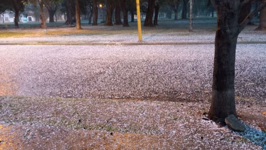 Fotos: cae piedra en distintos lugares de la ciudad de Santa Fe