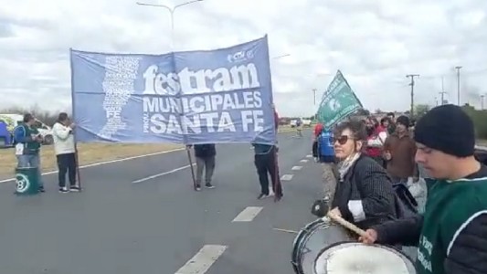Festram realizó una jornada de protesta con cortes de ruta