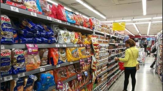 Aviano: "Hay abastecimiento normal de productos"