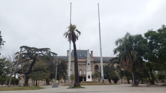 Sábado con niebla y humedad en Santa Fe