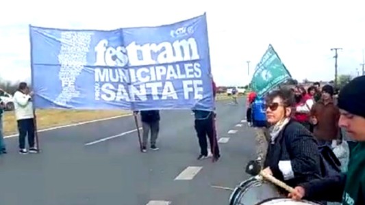 Mediodía de reuniones: podría levantarse el paro de municipales