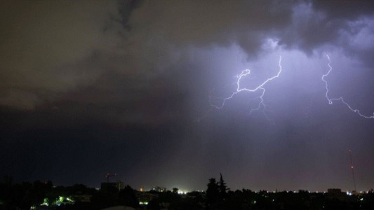 La ciudad de Santa Fe, bajo alerta por lluvias y tormentas de variada intensidad