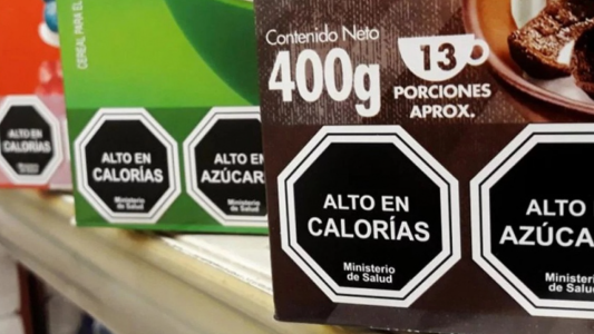 Los alimentos deberán exhibir el contenido de azúcares, grasas y calorías
