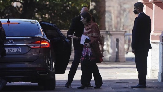 Silvina Batakis puso a disposición su renuncia y está en duda su continuidad