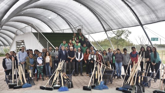 Banco de Herramientas: Entrgaron insumos a cuadrillas de higiene urbana