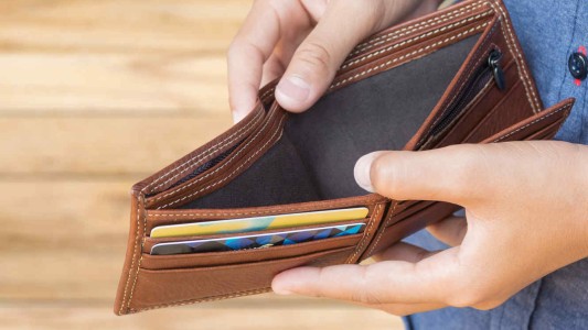 Inflación récord y fuertes aumentos en agosto: alquileres, expensas, prepagas y transporte público