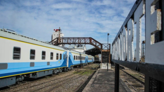 Perotti y Fernández ponen en marcha el tren Rosario–Cañada de Gómez