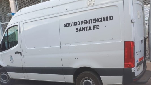 Una camioneta del servicio penitenciario fue atacada a balazos