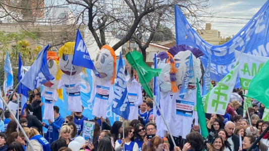 Docentes y médicos reinician los paros y se sumarán los estatales