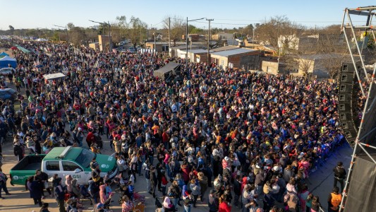 Con un show multitudinario en Camino Viejo, la Municipalidad cerró el Mes de las Infancias
