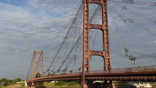Cortarán el tránsito vehicular en el Puente Colgante para reparar las luces rotas