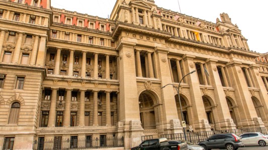 Otorgarán un día de franco a quienes fueron a trabajar en el feriado nacional