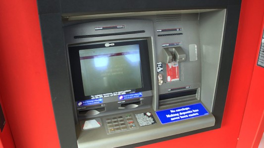 Por el feriado del viernes puede haber faltante en cajeros automáticos