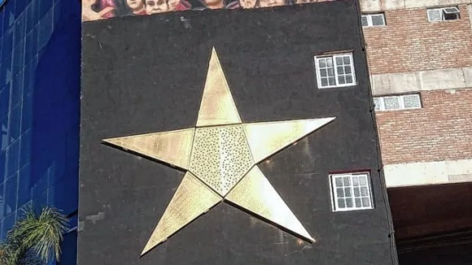 Así quedó el mural de Colón con su estrella