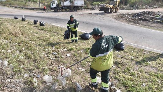 Se realizó un operativo de limpieza en los márgenes de la Circunvalación