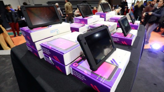 Provincia y Nación entregarán tablets en las ciudades de Santa Fe y Rosario