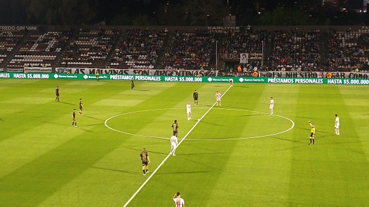 Comenzó el encuentro entre Unión y Platense