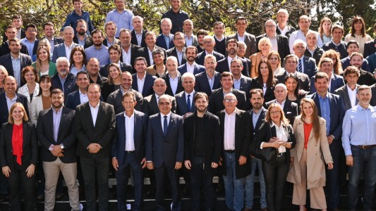 Dirigentes de Santa Fe junto a Rodríguez Larreta en el lanzamiento de “Prepararse para gobernar: un país federal”