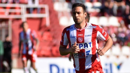 Claudio Corvalán está desgarrado y se perderá varios partidos