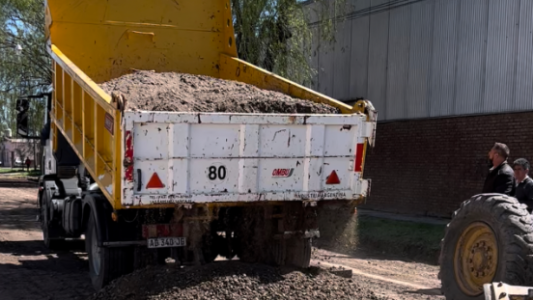 Se realizaron trabajos de ripiado en barrio Santa Marta