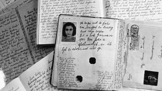 Mañana inauguran el espacio Ana Frank en Estación Belgrano