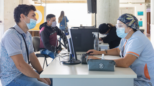 El vacunatorio UNL atiende esta semana en la Facultad de Ingeniería Química