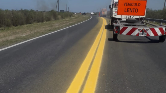 Demarcación horizontal en la RN 11 entre Sauce Viejo y Barrancas