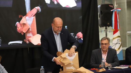 Omar Perotti encabezó la licitación de 219 viviendas para Rafaela