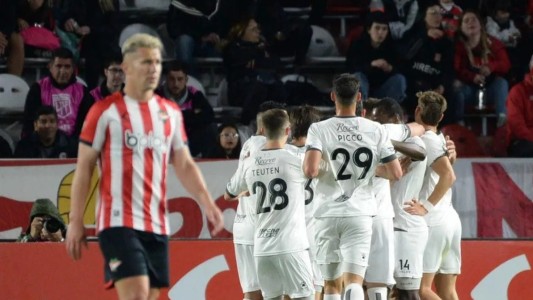 En el debut de Saralegui, Colón goleó a Estudiantes