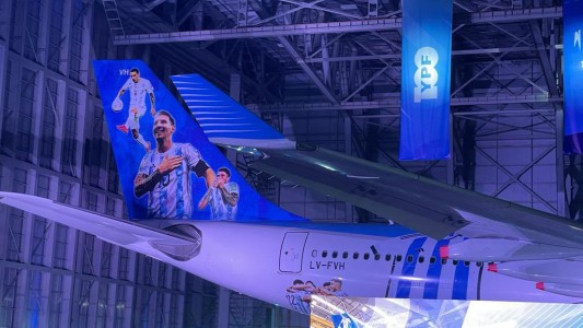 Con la figura de Messi, así es el avión de la Selección Argentina de Fútbol