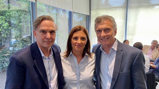 Betina Florito, junto a Macri y Pichetto, en la ciudad de Paraná