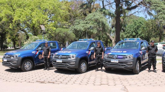Entregaron 20 camionetas 0KM para la policía de la provincia