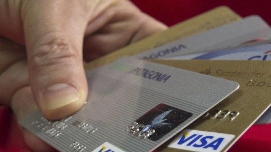 El "Dólar Qatar" se aplicará de manera retroactiva y ya caen los consumos con tarjeta