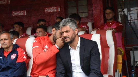 Gustavo Munúa le confirmó a los dirigentes que seguirá como técnico de Unión