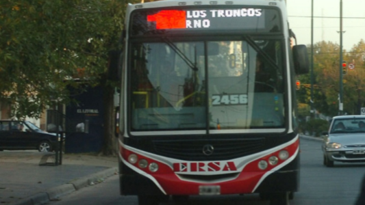 Por un conflicto gremial, no circulan algunas líneas de colectivos en la ciudad