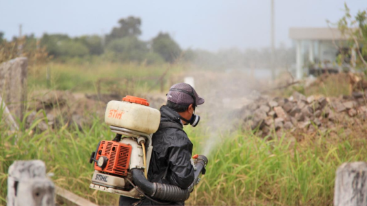 Sigue la campaña de fumigación en los barrios de la ciudad
