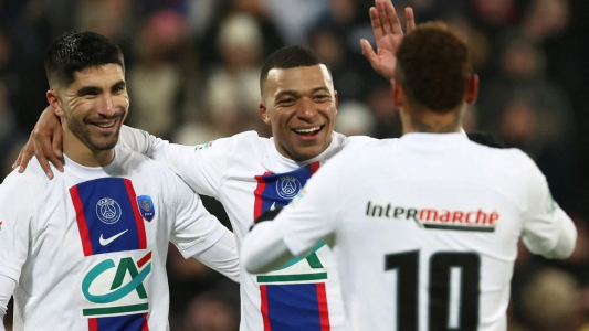 Cinco goles de Mbappé y show de Neymar: PSG derrotó 7-0 al Pays de Cassel